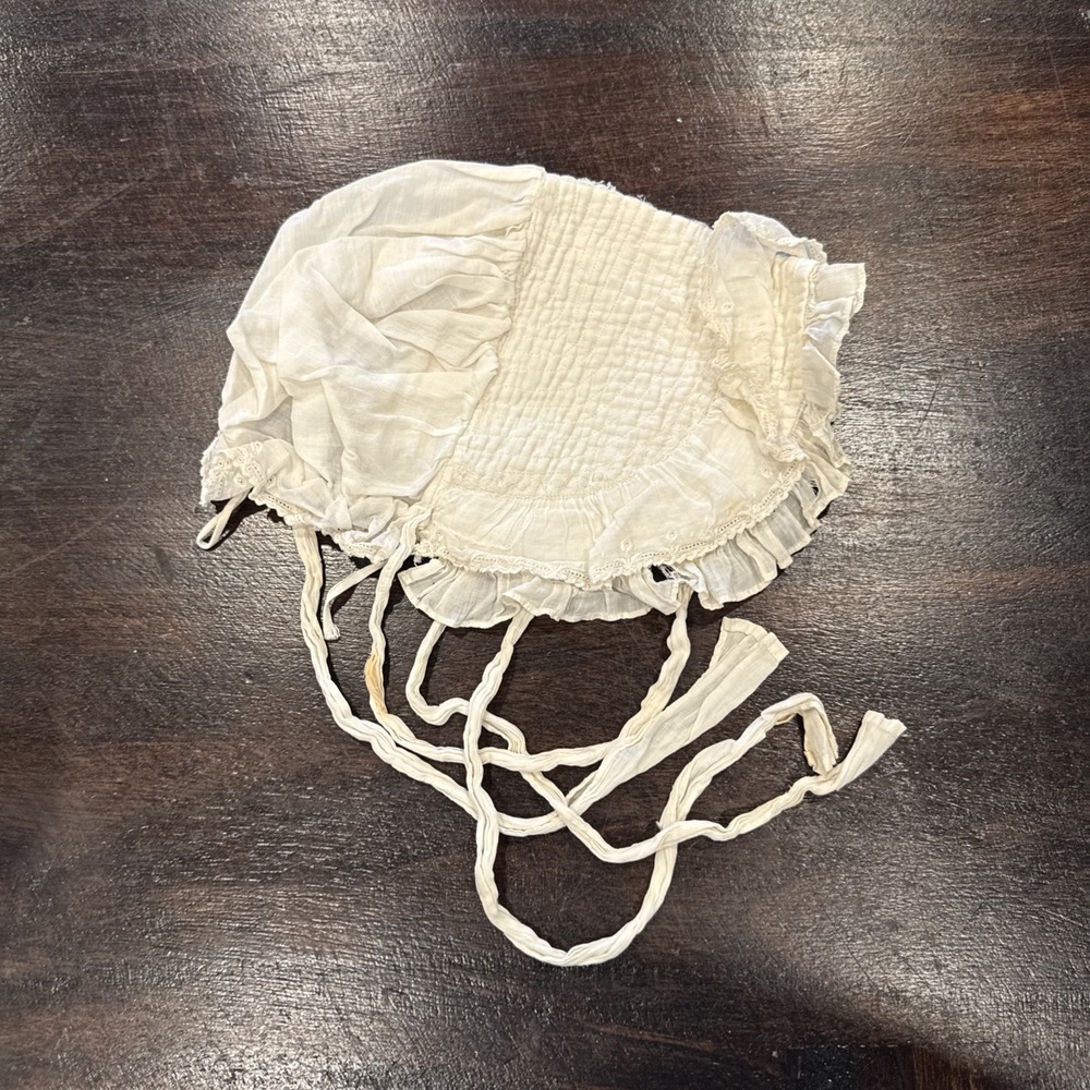 Vintage small child white bonnet see pics and description - Picture 3 of 7